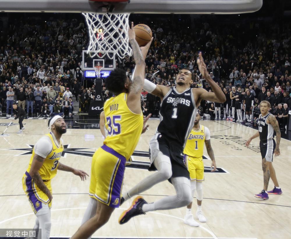 他凭借出色 他凭借出色