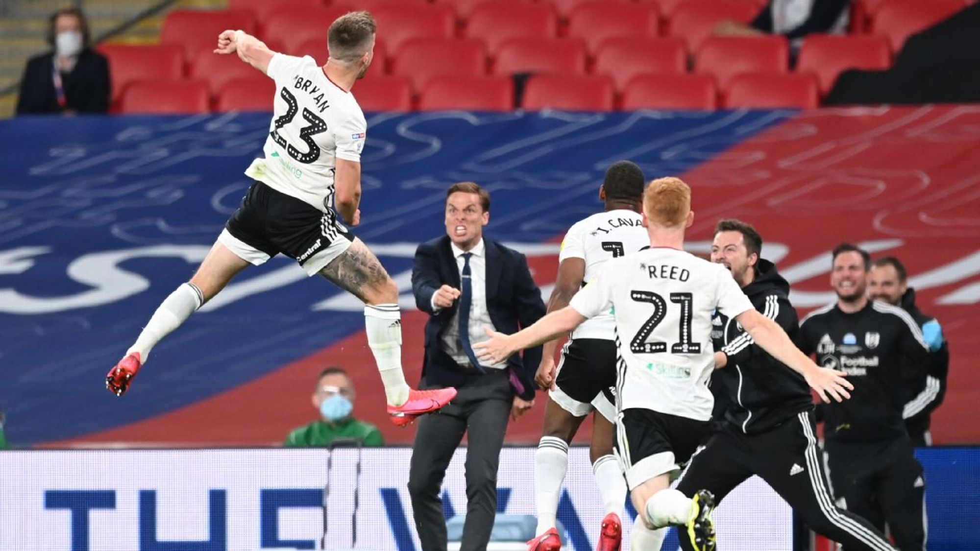 场采访中提 场采访中提